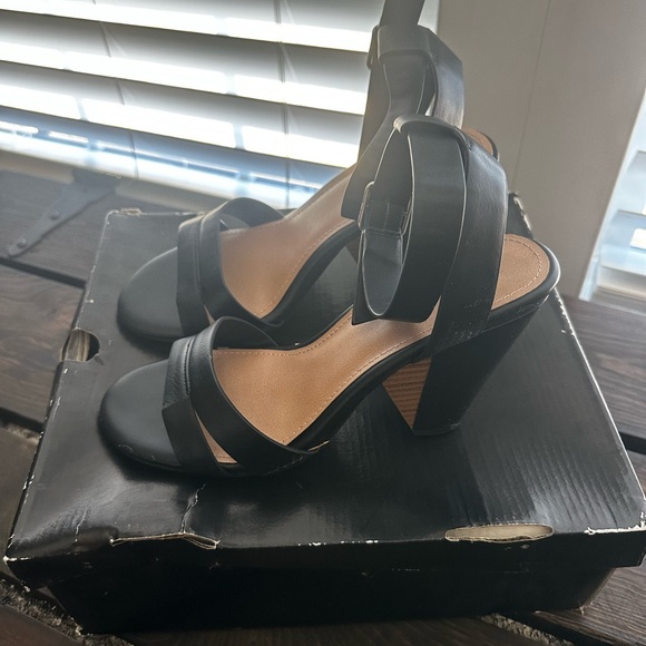 Torrid size 7.5 black wide cone wedges - Picture 3 of 5